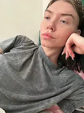 Lisaaa Alisa online show from 05-05-26, 03:58