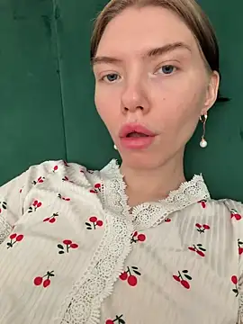 Lisaaa Alisa online show from 05-19-26, 04:08