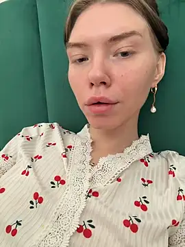 Lisaaa Alisa online show from 05-20-26, 04:07