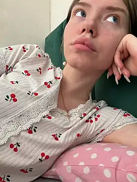 Lisaaa Alisa online show from 05-25-26, 04:07