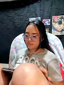 Snapshot of Janna_mnt chatting on 12-14-24, 11:07 Janna mnt online show from 12-14-24, 11:07