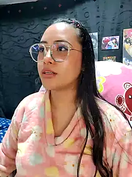 Snapshot of Janna_mnt chatting on 12-29-24, 12:01 Janna mnt online show from 12-29-24, 12:01