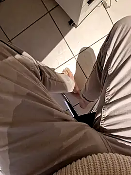 Snapshot of Lorent6969 chatting on 01-23-25, 07:54 Lorent6969 online show from 01-23-25, 07:54