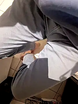 Snapshot of Lorent6969 chatting on 03-20-25, 04:51 Lorent6969 online show from 03-20-25, 04:51