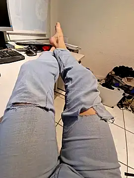 Snapshot of Lorent6969 chatting on 10-14-25, 04:08 Lorent6969 online show from 10-14-25, 04:08