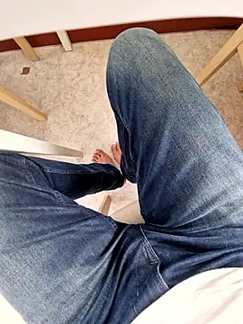 Snapshot of Lorent6969 chatting on 10-26-25, 08:31 Lorent6969 online show from 10-26-25, 08:31