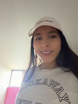 LittleDoll    online show from 06-02-26, 12:51
