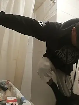 Snapshot of jordirey chatting on 12-06-24, 02:13 jordirey online show from 12-06-24, 02:13