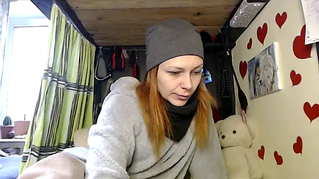 Snapshot of HarleyQuinn_69 chatting on 10-17-25, 11:02 HarleyQuinn 69 online show from 10-17-25, 11:02