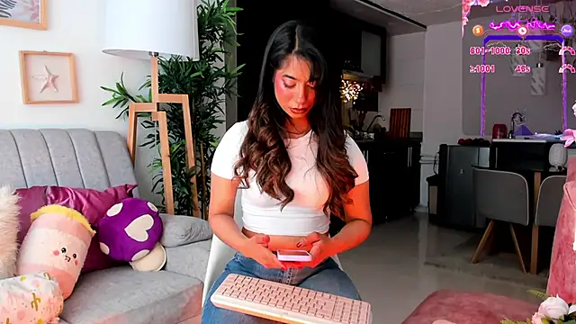 Snapshot of Issa_cooper chatting on 09-29-25, 03:39 Issa cooper online show from 09-29-25, 03:39