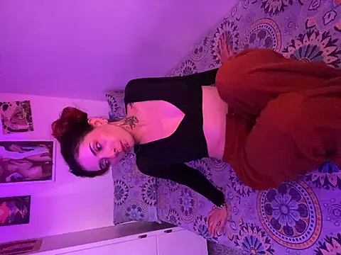 LiliJones  online show from 03-15-25, 10:22