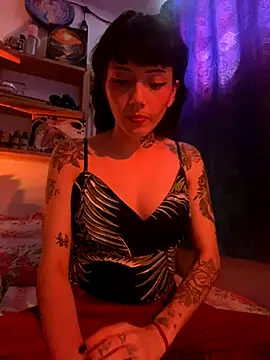 LiliJones  online show from 12-18-25, 05:19