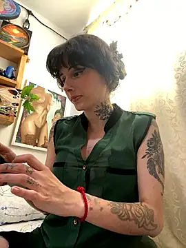 LiliJones  online show from 01-10-26, 06:20