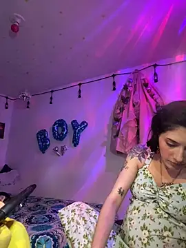 LiliJones  online show from 05-26-26, 10:17