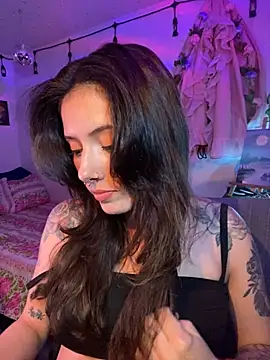 LiliJones  online show from 06-12-26, 12:20