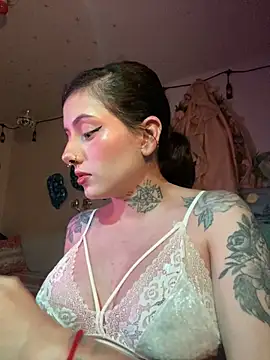 LiliJones  online show from 06-19-26, 12:26