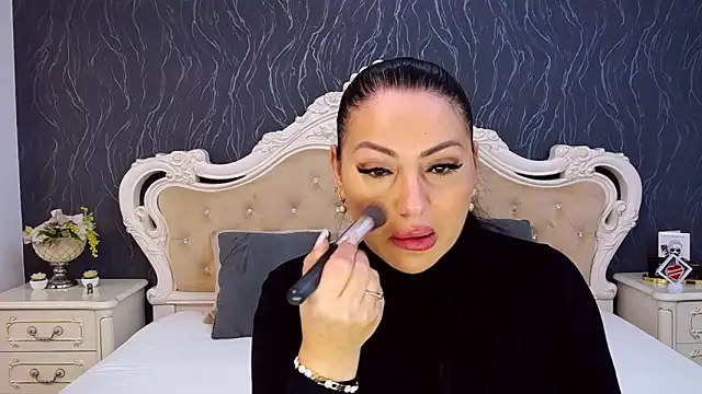 Lauren Saint online show from 12-16-25, 05:18