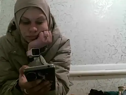 Snapshot of Julie_Silver chatting on 02-26-25, 03:41 Julie Silver online show from 02-26-25, 03:41