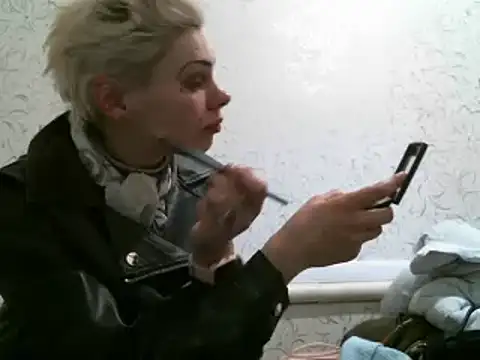 Snapshot of Julie_Silver chatting on 03-02-25, 01:27 Julie Silver online show from 03-02-25, 01:27