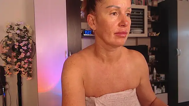 SheilaRyan online show from 10-18-25, 04:59