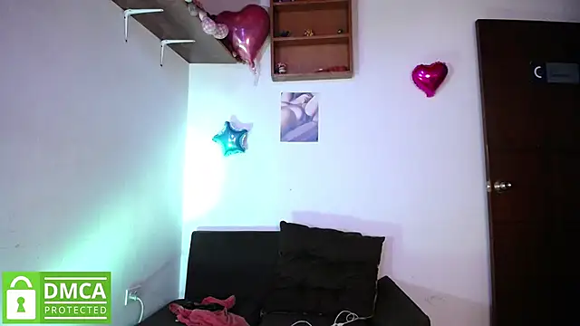 Snapshot of Mr_MrsCurie chatting on 01-22-25, 10:26 Mr MrsCurie online show from 01-22-25, 10:26