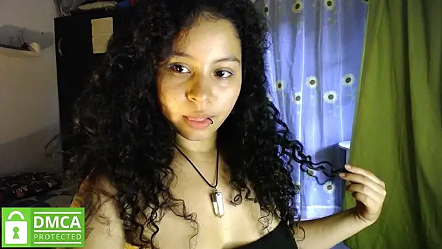 Snapshot of Mr_MrsCurie chatting on 04-11-26, 10:36 Mr MrsCurie online show from 04-11-26, 10:36