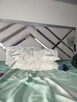 Snapshot of maybelline69 chatting on 02-27-26, 10:15 maybelline69 online show from 02-27-26, 10:15