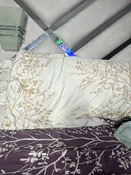 Snapshot of maybelline69 chatting on 03-08-26, 02:54 maybelline69 online show from 03-08-26, 02:54