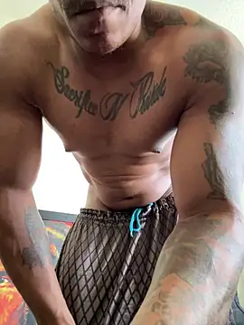 Snapshot of MidnightFlexxx chatting on 10-13-25, 03:23 MidnightFlexxx online show from 10-13-25, 03:23