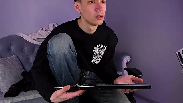 CalvinOwens online show from 02-08-25, 06:54