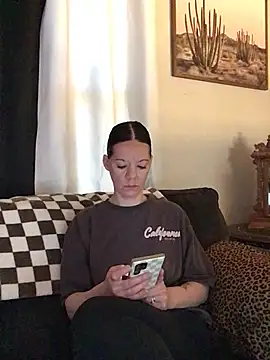 SidneyRaee online show from 03-09-26, 04:11