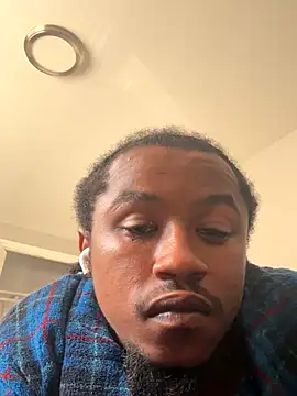 Snapshot of MandingoSlinging chatting on 10-16-25, 09:05 MandingoSlinging online show from 10-16-25, 09:05