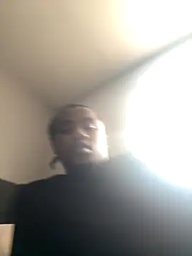 Snapshot of MandingoSlinging chatting on 10-17-25, 06:54 MandingoSlinging online show from 10-17-25, 06:54