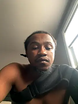 Snapshot of MandingoSlinging chatting on 10-22-25, 08:30 MandingoSlinging online show from 10-22-25, 08:30