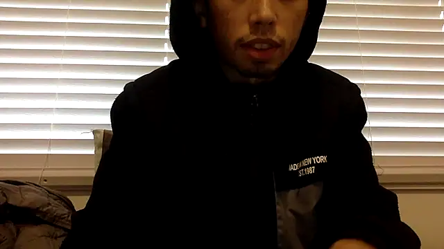 Snapshot of lilboygonewild chatting on 11-16-25, 07:08 lilboygonewild online show from 11-16-25, 07:08