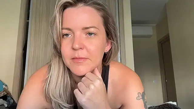 naughtyhollyxxxx online show from 09-30-25, 09:36