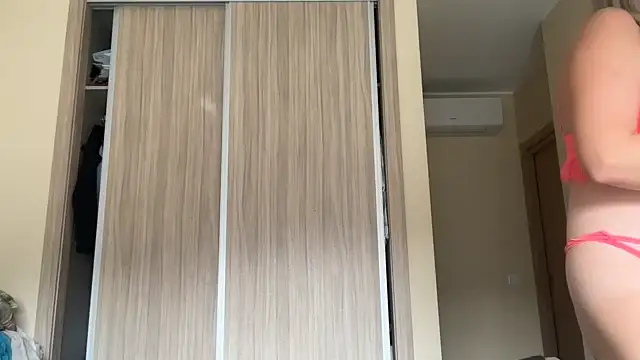 naughtyhollyxxxx online show from 10-15-25, 03:56