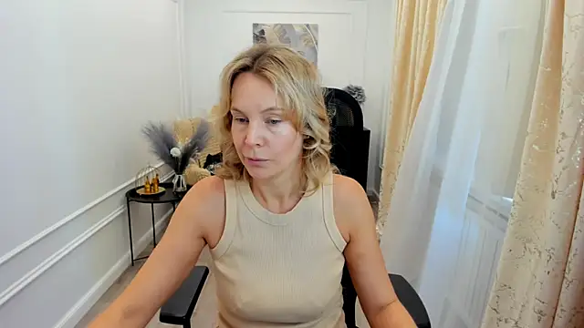 Sinty Devis online show from 06-23-26, 04:21