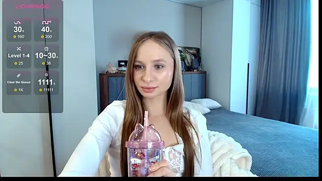 Snapshot of Mad1en chatting on 10-26-25, 07:47 Mad1en online show from 10-26-25, 07:47