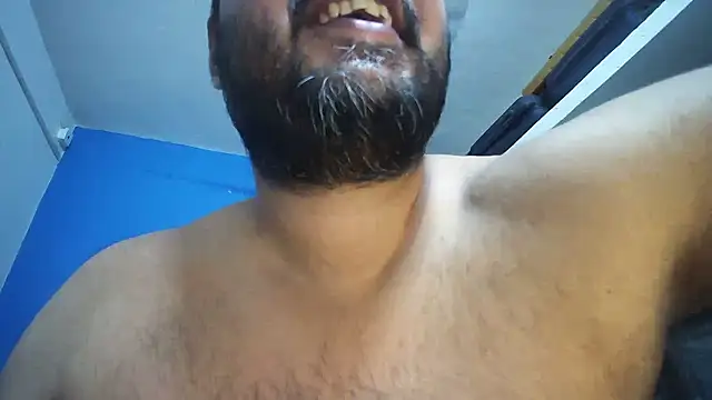 Snapshot of dirtybearr chatting on 03-10-25, 07:18 dirtybearr online show from 03-10-25, 07:18