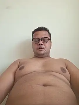 Snapshot of dirtybearr chatting on 10-23-25, 05:51 dirtybearr online show from 10-23-25, 05:51