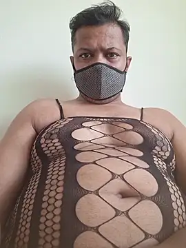 Snapshot of dirtybearr chatting on 11-08-25, 06:46 dirtybearr online show from 11-08-25, 06:46