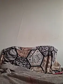 Snapshot of dirtybearr chatting on 12-04-25, 11:08 dirtybearr online show from 12-04-25, 11:08