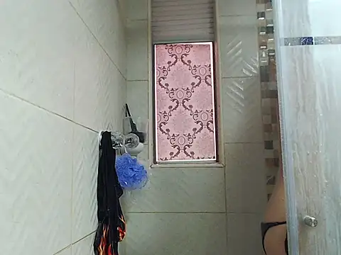 Snapshot of Gikitrans76 chatting on 05-25-26, 01:50 Gikitrans76 online show from 05-25-26, 01:50