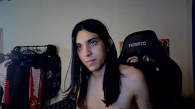 Snapshot of angelitofemboy chatting on 10-27-25, 01:09 angelitofemboy online show from 10-27-25, 01:09