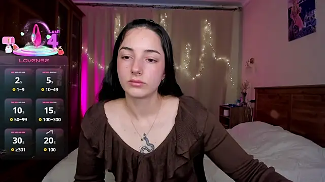 Snapshot of AishaGold chatting on 01-15-26, 12:43 AishaGold online show from 01-15-26, 12:43