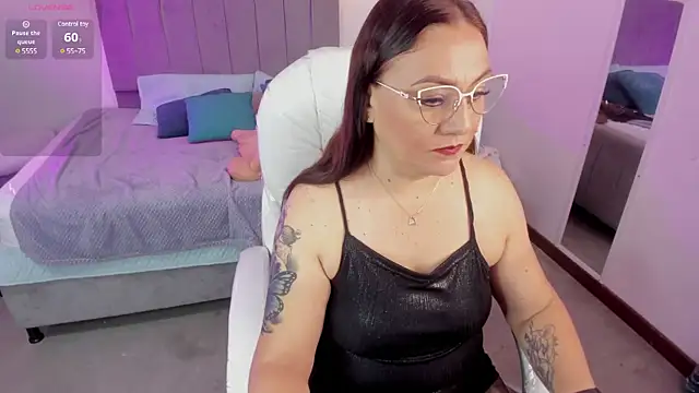 Snapshot of lady_nylon_ chatting on 12-27-24, 12:01 lady nylon online show from 12-27-24, 12:01