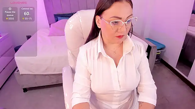 Snapshot of lady_nylon_ chatting on 01-20-25, 12:18 lady nylon online show from 01-20-25, 12:18