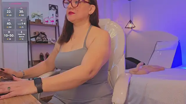 lady nylon  online show from 10-16-25, 11:33