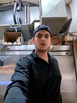 Snapshot of Cutekillerhunk chatting on 04-01-26, 12:22 Cutekillerhunk online show from 04-01-26, 12:22